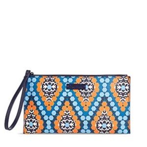 Vera Bradley Wristlet in Marrkesh